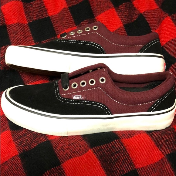 vans maroon black